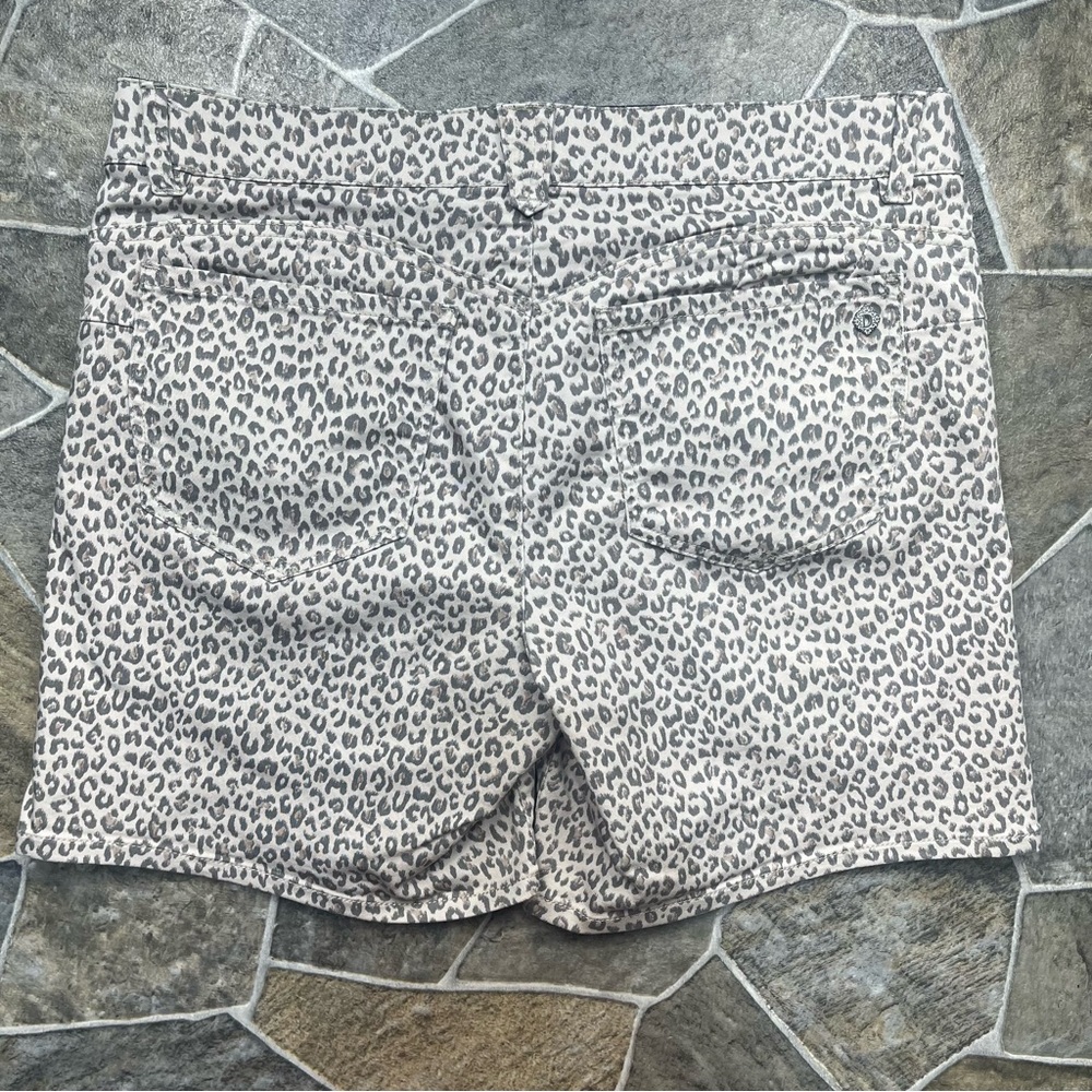 Democracy “Ab” Solution Animal Print Shorts - Picture 2 of 9